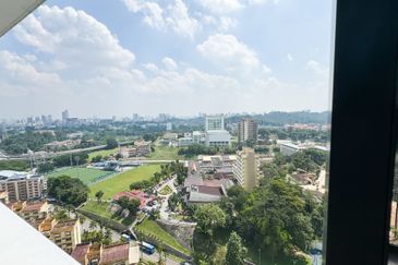 Zehn Bukit Pantai