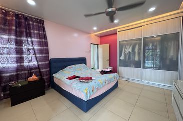 Bandar Tun Hussein Onn