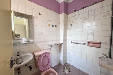 Bandar Tun Hussein Onn