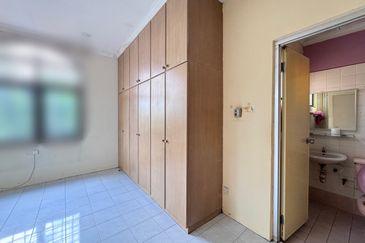 Bandar Tun Hussein Onn