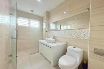 SL7, Bandar Sungai Long