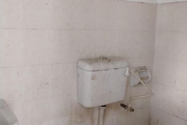 Taman Mount Austin Commercial