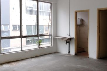 Taman Mount Austin Commercial