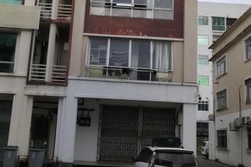 Taman Mount Austin Commercial