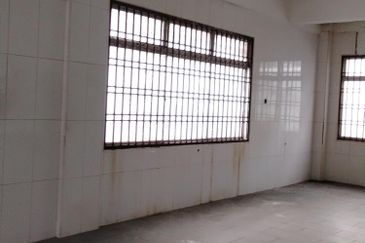 Taman Mount Austin Commercial