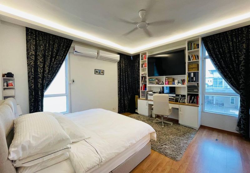 Jalan Pengaturcara U1/51 