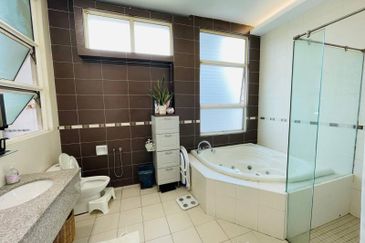 Jalan Pengaturcara U1/51 