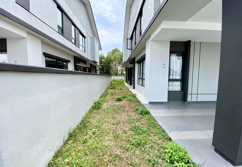 Freesia Residences @ Tropicana Aman