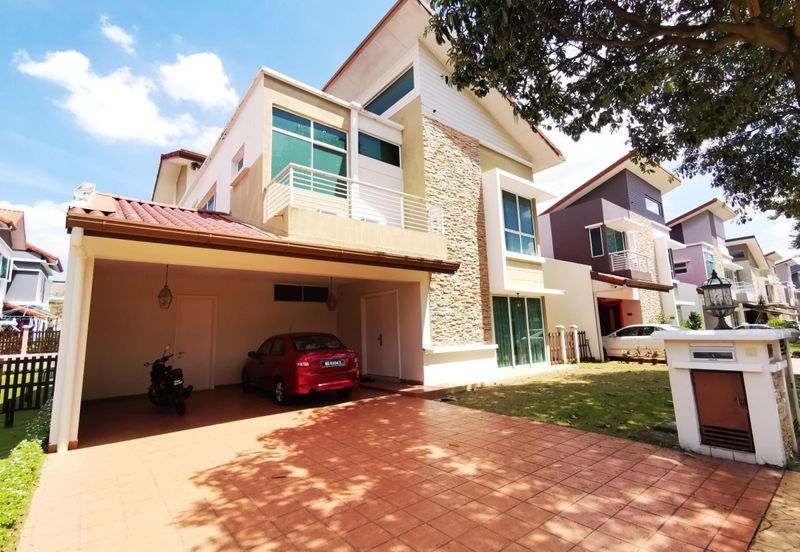 Duta Villa, Setia Alam