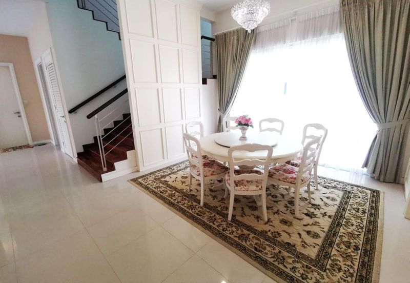 Duta Villa, Setia Alam