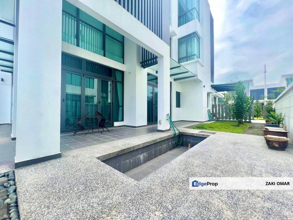 Sejati Residence Cyberjaya Selangor Three Storey Semi-Detached House For Sale Renovated With Private Lift, Selangor, Cyberjaya