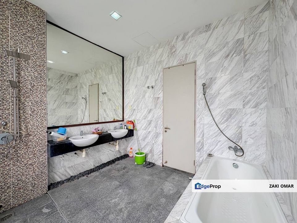 Seksyen 13 Shah Alam 2 Storey Bungalow House For Sale Renovated Unit, Selangor, Shah Alam