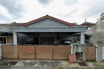 Lorong Mahkota Impian 2/21