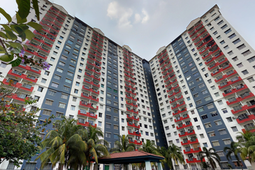 Vista Pinggiran, Taman Pinggiran Putra