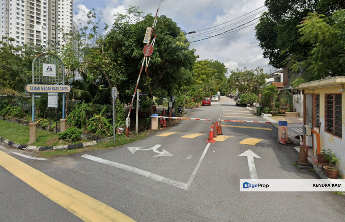 BANK LELONG No. 71, Jalan Medan Batu Caves 3, Taman Medan Batu Caves, 68100, Batu Caves, Selangor, Selangor, Batu Caves 