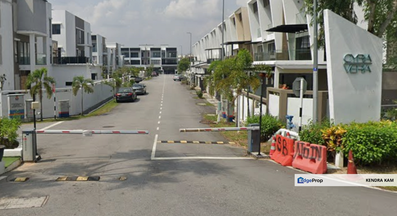 BANK LELONG No. 13, Jalan Abadi 1/12, Abadi Heights (Veria), 47120 Puchong, Selangor, Selangor, Puchong South