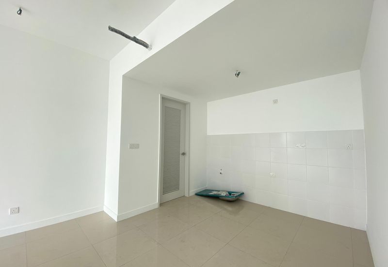 Lakefront Condominium | Emerald Hills @ Alam Damai