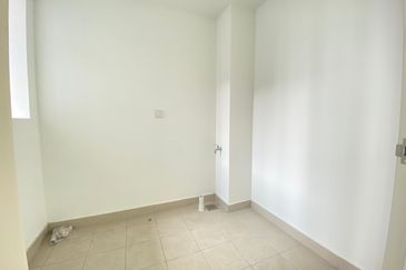 Lakefront Condominium | Emerald Hills @ Alam Damai