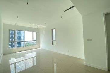 Lakefront Condominium | Emerald Hills @ Alam Damai