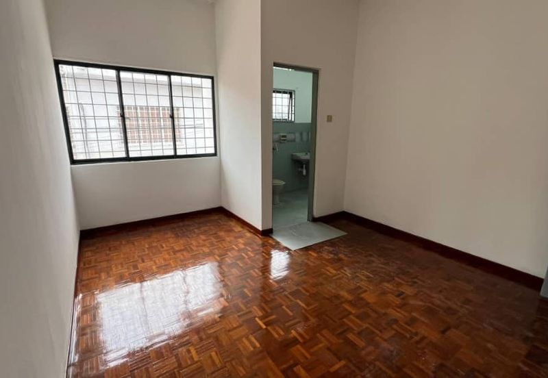 SL7, Bandar Sungai Long