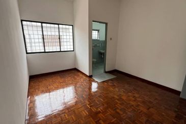 SL7, Bandar Sungai Long