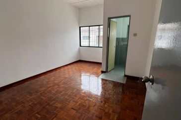 SL7, Bandar Sungai Long