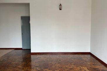 SL7, Bandar Sungai Long