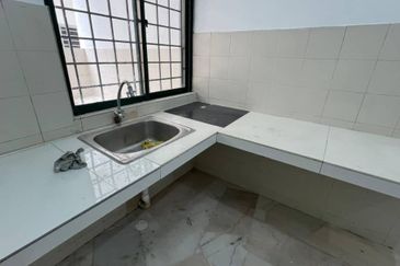 SL7, Bandar Sungai Long