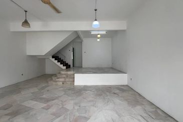 SL7, Bandar Sungai Long