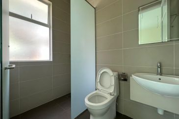 Avenue 4 Lake Valley