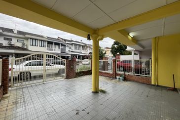 SL7, Bandar Sungai Long