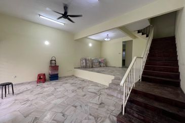 SL7, Bandar Sungai Long