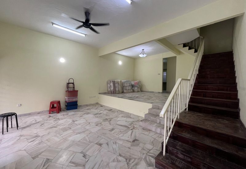 SL7, Bandar Sungai Long