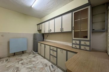 SL7, Bandar Sungai Long