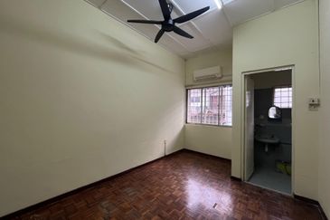 SL7, Bandar Sungai Long