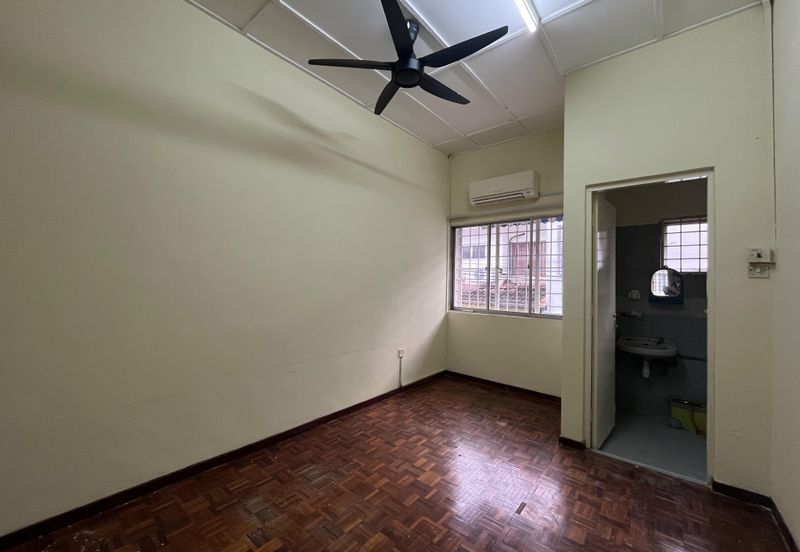 SL7, Bandar Sungai Long