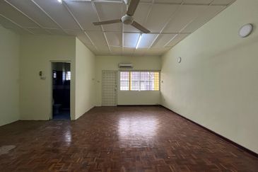 SL7, Bandar Sungai Long