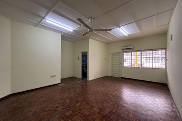 SL7, Bandar Sungai Long