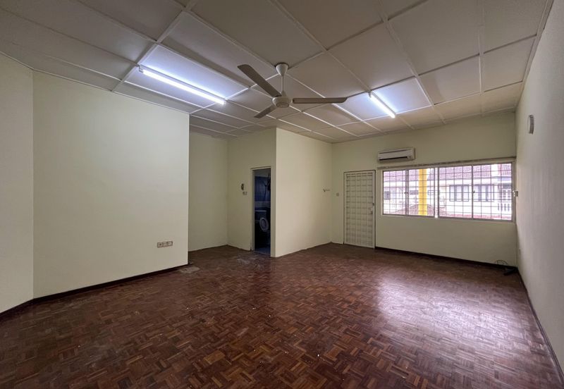 SL7, Bandar Sungai Long