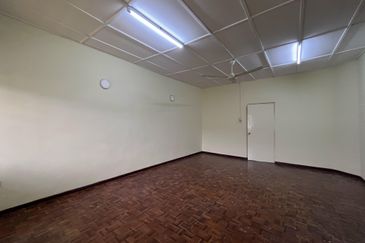 SL7, Bandar Sungai Long