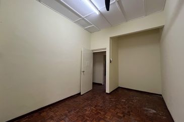 SL7, Bandar Sungai Long