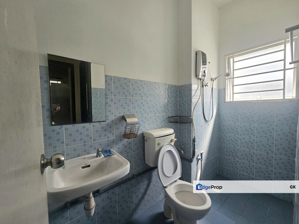 Partially furnished Townhouse Villa @ Saujana Suria , Selangor, Kajang