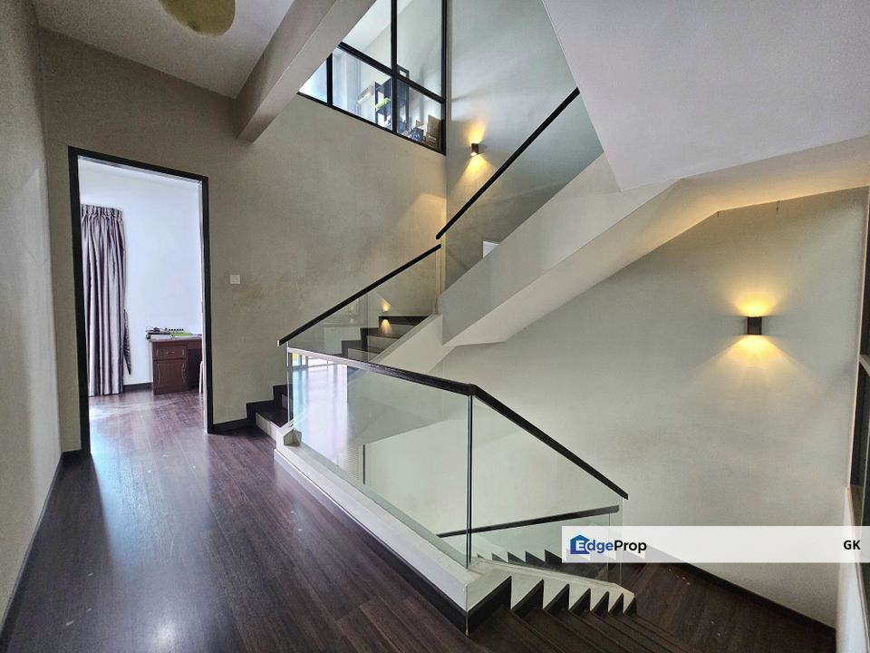 3 Storey Semi-D @ Taman Saujana Suria, Selangor, Kajang