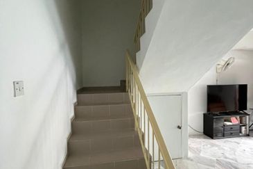 SL 6, Bandar Sungai Long