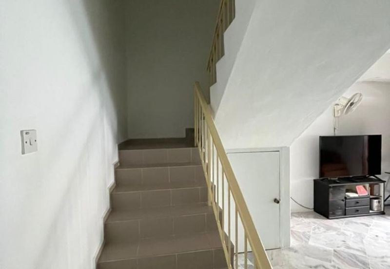 SL 6, Bandar Sungai Long