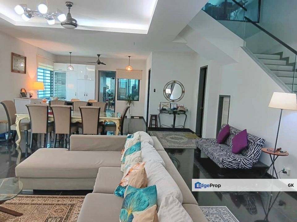 3 Storey Semi-D  Taman Saujana Suria, Selangor, Kajang