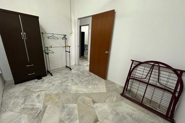 SL7, Bandar Sungai Long