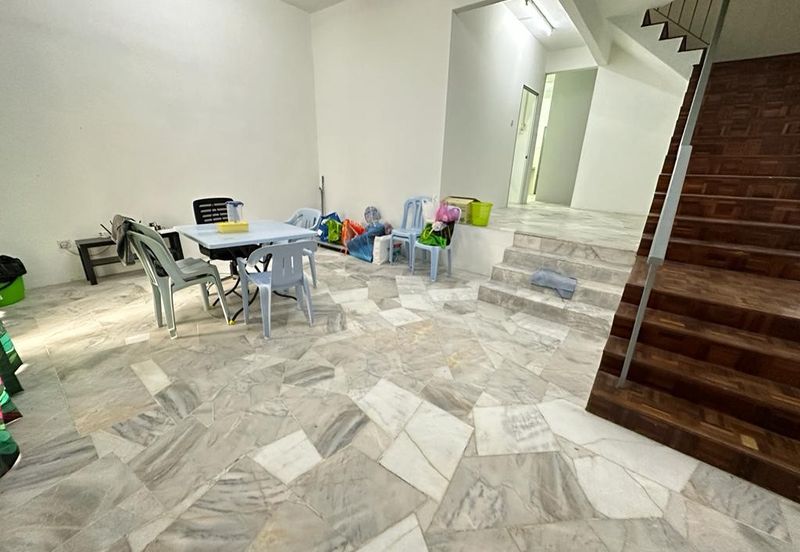 SL7, Bandar Sungai Long