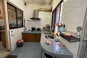 SL 6, Bandar Sungai Long