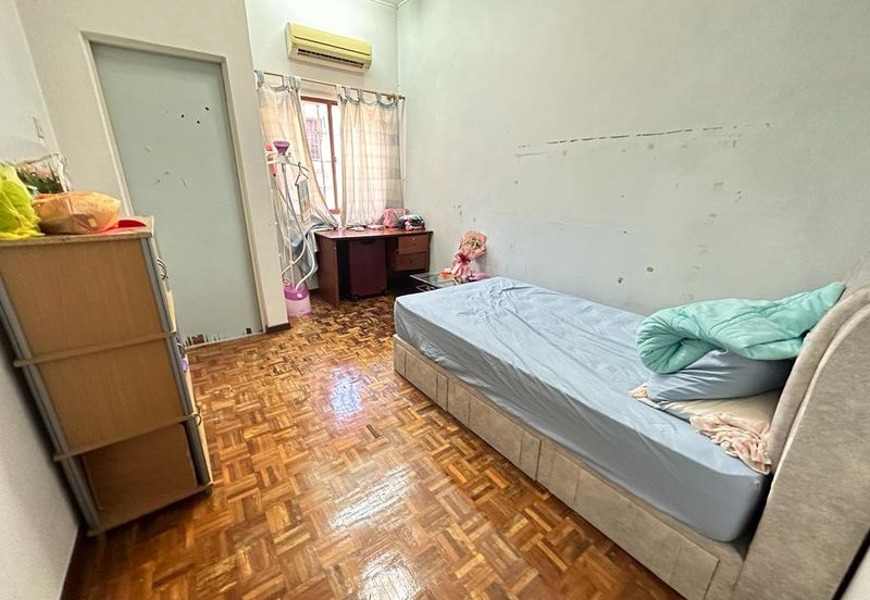 SL 6, Bandar Sungai Long